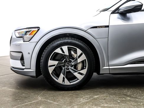 Used 2021 Audi e-tron Premium w/ Convenience Plus Package image 10