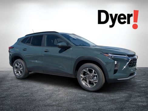 Used 2025 Chevrolet Trax LT w/ Driver Confidence Package FWD image 1
