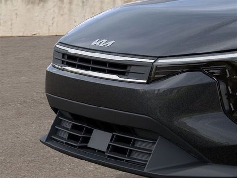 New 2025 Kia K4 LX image 13