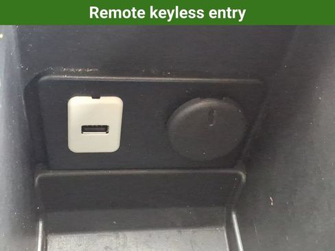 Used 2014 Chevrolet Captiva Sport LT w/ Convenience Package FWD image 28