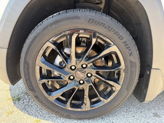 Used 2023 GMC Terrain SLE w/ Driver Convenience Package AWD/4WD image 9