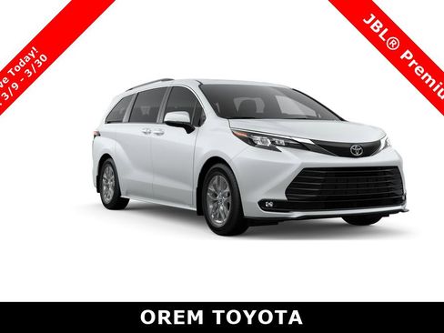 New 2026 Toyota Sienna XLE image 15