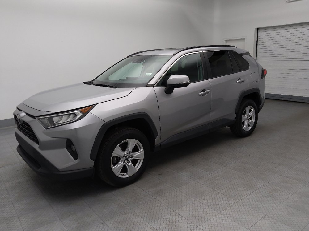 Used 2019 Toyota RAV4 XLE AWD/4WD image 2