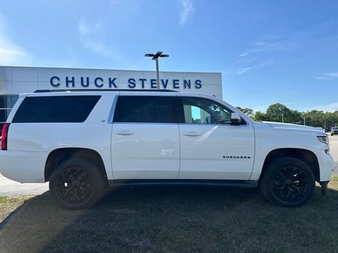 Used 2019 Chevrolet Suburban LT image 3