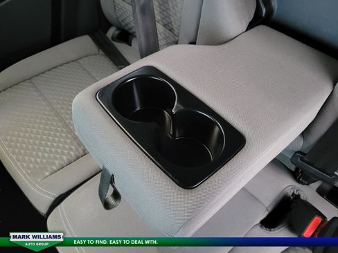 Used 2022 Ford Escape SE w/ SE Sport Appearance Package image 17