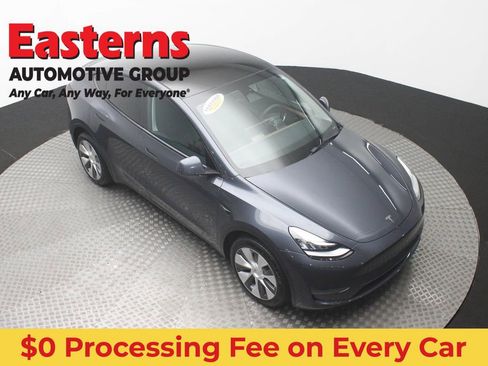 Used 2023 Tesla Model Y Long Range AWD/4WD image 3