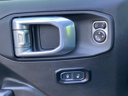Used 2024 Jeep Gladiator Sport AWD/4WD image 25