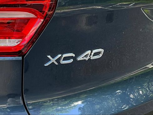 New 2026 Volvo XC40 B5 Core w/ Protection Package Premier AWD/4WD image 8