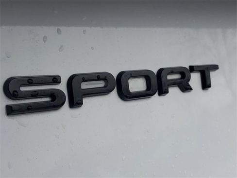 Used 2025 Land Rover Discovery Sport Dynamic SE image 9