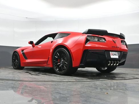 Used 2015 Chevrolet Corvette Z06 w/ 3LZ Preferred Equipment Group RWD image 42