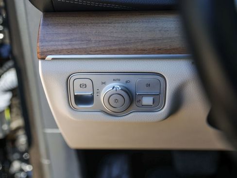 Used 2023 Mercedes-Benz GLS 450 4MATIC image 14