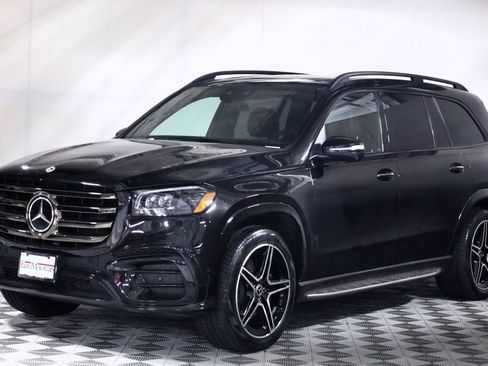 Used 2024 Mercedes-Benz GLS 450 4MATIC image 3