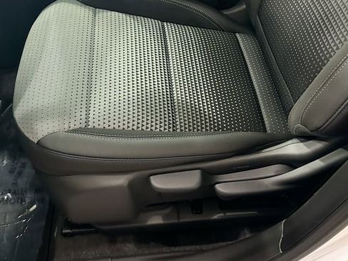 New 2026 Chevrolet Trax LT w/ LPO, Blackout Package image 19