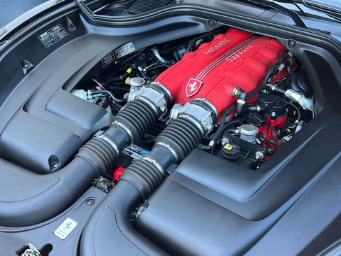 Used 2010 Ferrari California RWD image 36