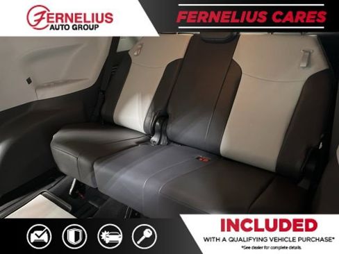 Used 2021 Toyota Sienna XSE AWD/4WD image 23