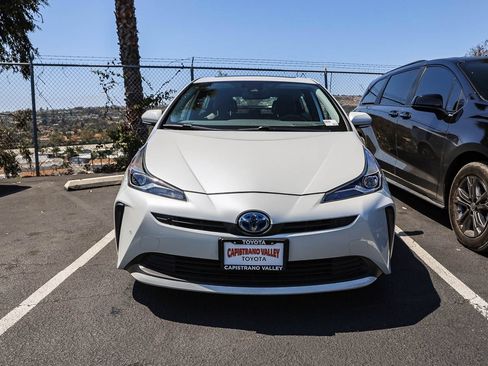 Certified 2021 Toyota Prius XLE w/ Advanced Technology Package FWD image 2