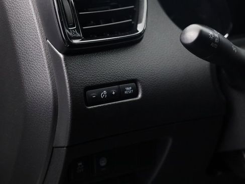 Used 2022 Nissan Rogue Sport S image 14