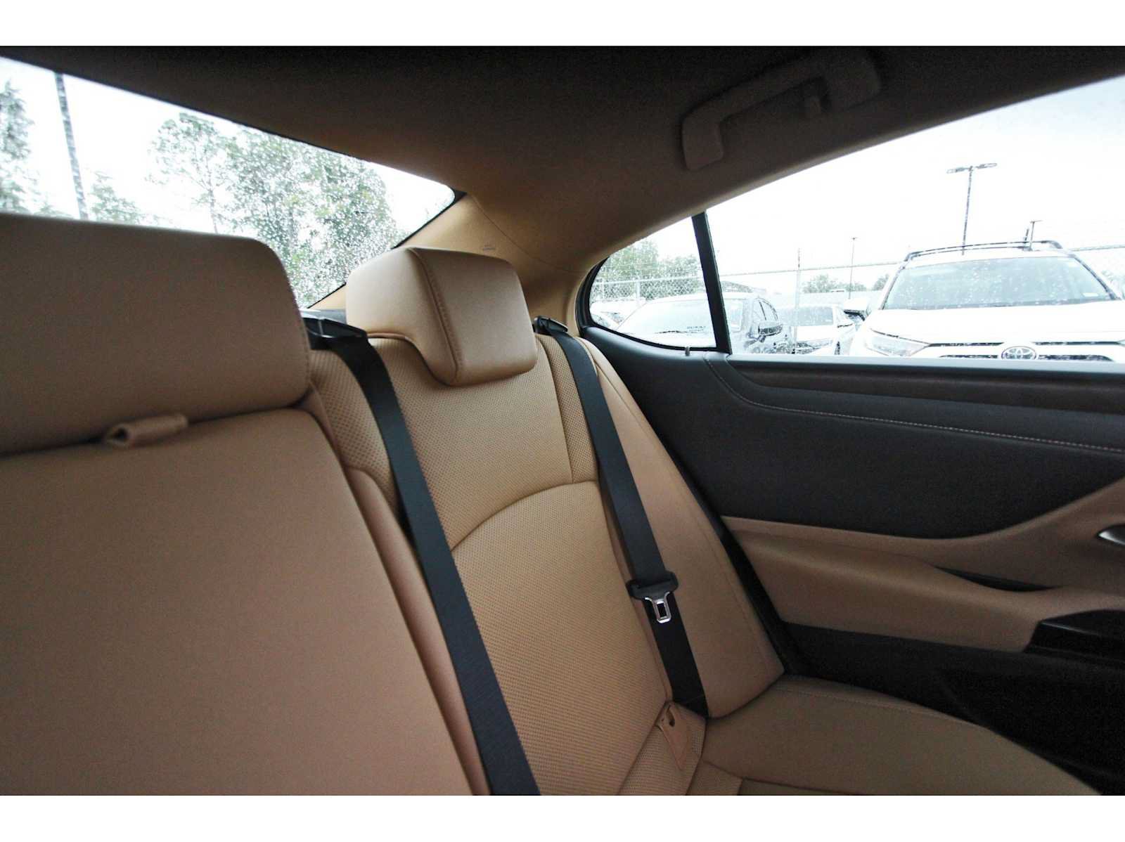 Used 2022 Lexus ES 350 w/ Premium Package FWD image 10