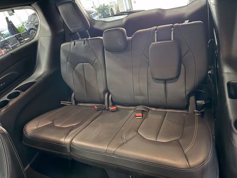 Used 2020 Chrysler Pacifica Touring-L Plus w/ S Appearance Package FWD image 13
