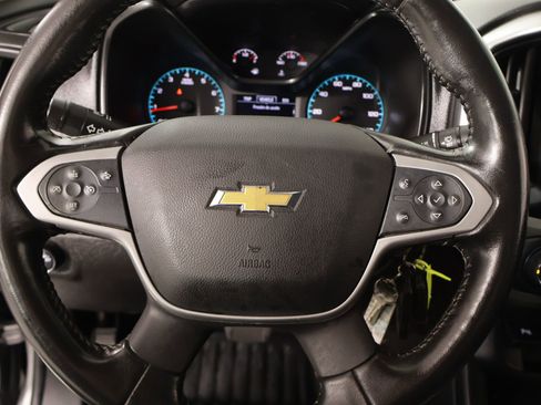 Used 2022 Chevrolet Colorado LT w/ Fleet Safety Package image 3