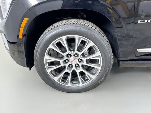 New 2026 GMC Yukon Denali w/ Denali Reserve Package AWD/4WD image 39