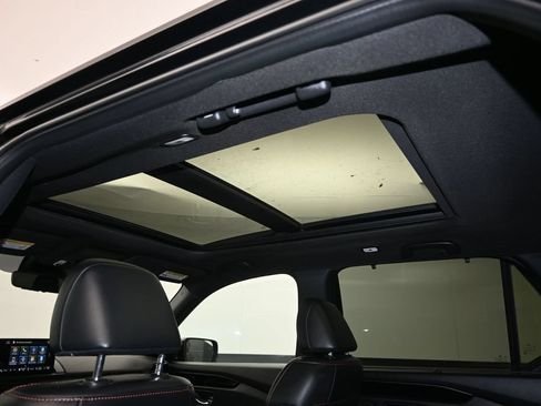 Certified 2023 Honda Pilot TrailSport image 17