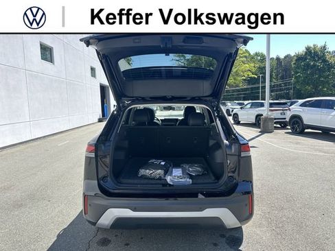 New 2026 Volkswagen Tiguan SE FWD image 34