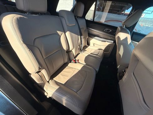 Used 2018 Ford Explorer XLT w/ Equipment Group 202A image 22