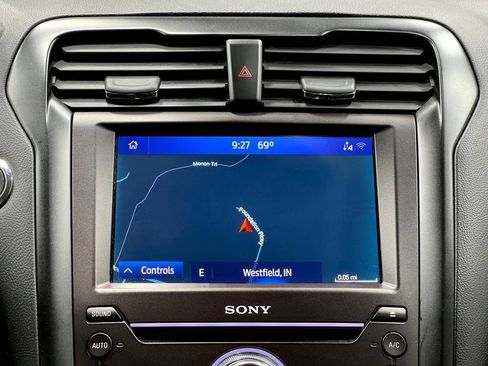 Used 2019 Ford Fusion Titanium FWD image 11