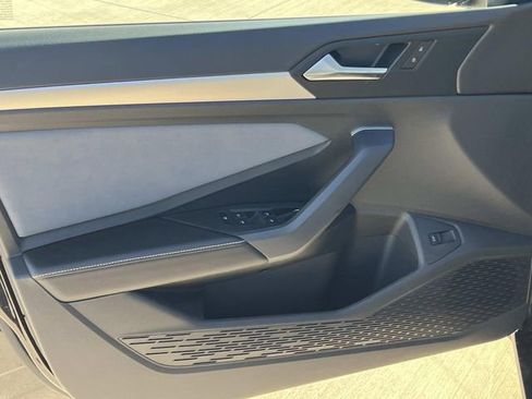 New 2026 Volkswagen Jetta SE FWD image 9