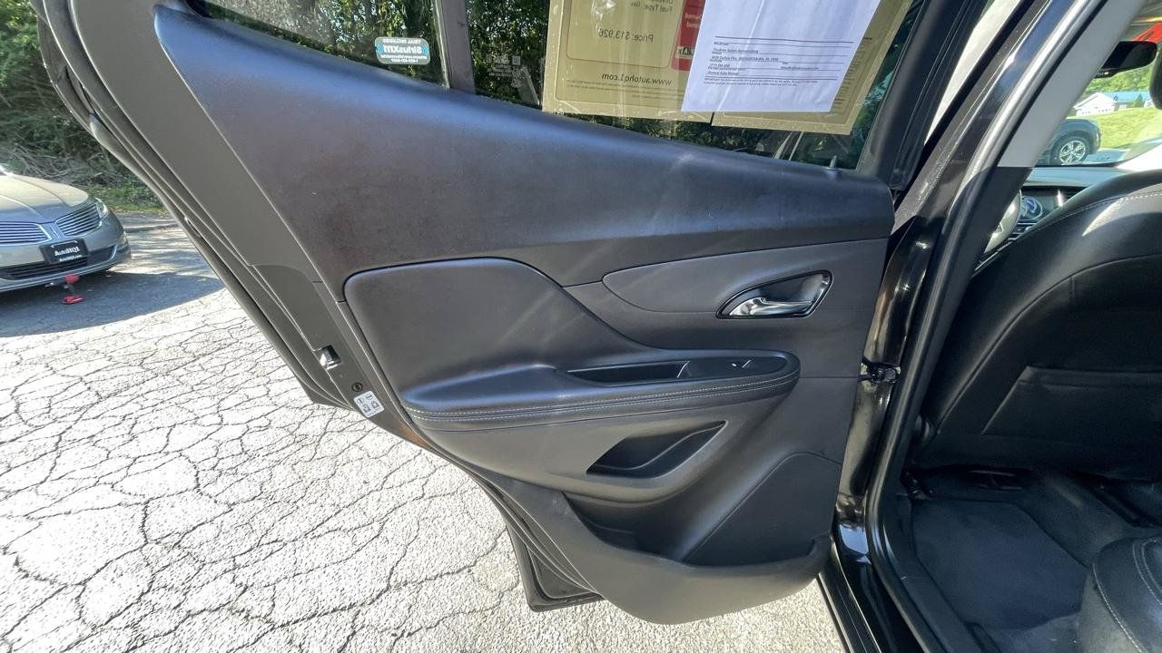Used 2019 Buick Encore Essence AWD/4WD image 19