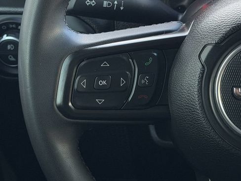 Used 2023 Jeep Gladiator Sport AWD/4WD image 13