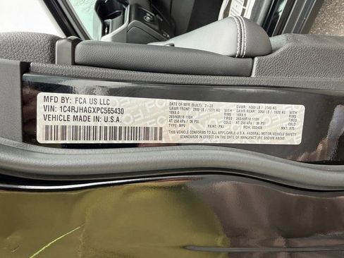 Used 2023 Jeep Grand Cherokee Laredo w/ Luxury Tech Group I image 29