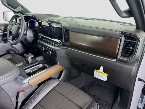 New 2026 Chevrolet Silverado 1500 High Country w/ High Country Premium Package AWD/4WD image 30