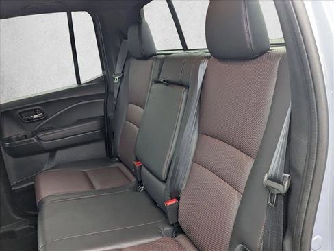 Certified 2025 Honda Ridgeline Black Edition image 19