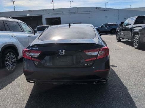 Used 2018 Honda Accord Sport image 4