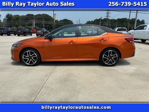 Used 2025 Nissan Sentra SR w/ SR Premium Package FWD image 1