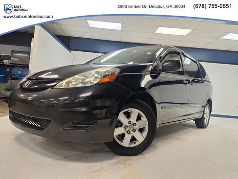 Used 2009 Toyota Sienna CE FWD image 3