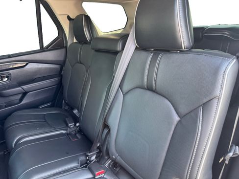 Used 2025 Honda Pilot Elite image 13