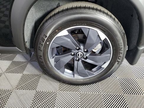 Used 2025 Nissan Rogue SV FWD image 31