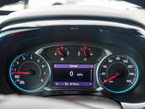 Used 2022 Chevrolet Traverse LT FWD image 14