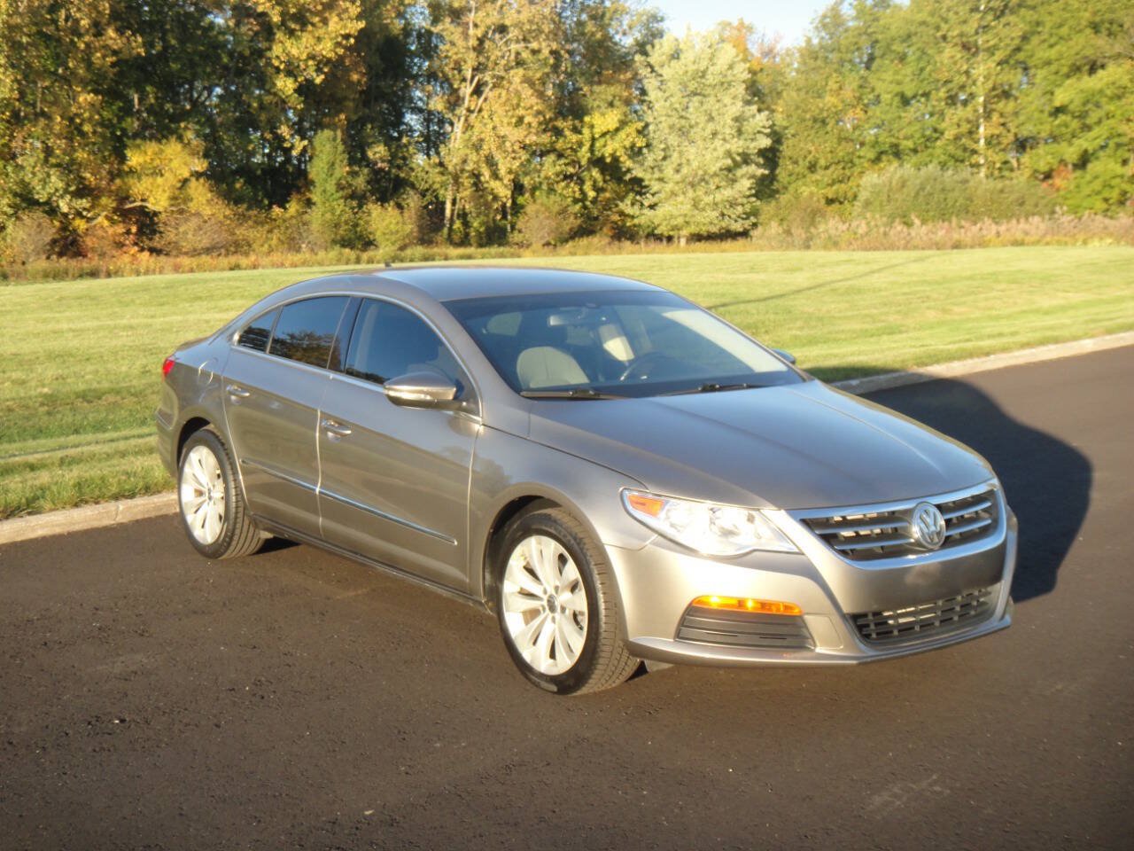 Used 2012 Volkswagen CC Sport FWD image 4