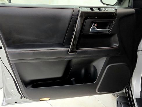 Certified 2024 Toyota 4Runner TRD Off-Road image 21