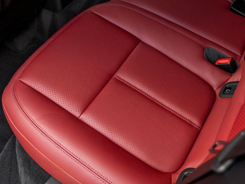 New 2026 Porsche Macan image 33