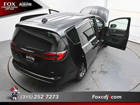 New 2026 Chrysler Pacifica Select AWD/4WD image 37