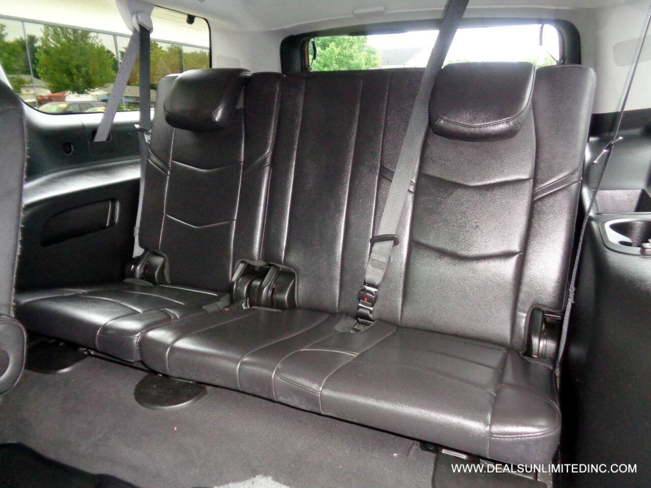 Used 2019 Cadillac Escalade ESV 4WD image 27