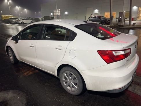 Used 2017 Kia Rio LX image 2