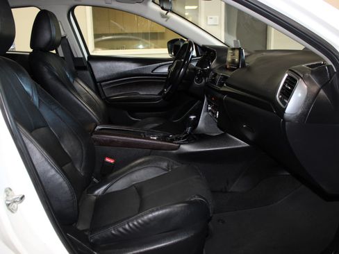 Used 2018 MAZDA MAZDA3 Grand Touring FWD image 29