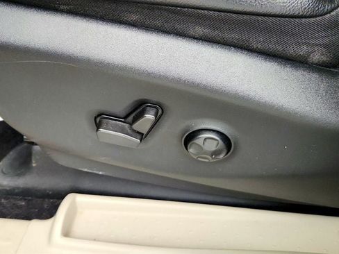 Used 2022 Chrysler Pacifica Touring-L FWD image 10