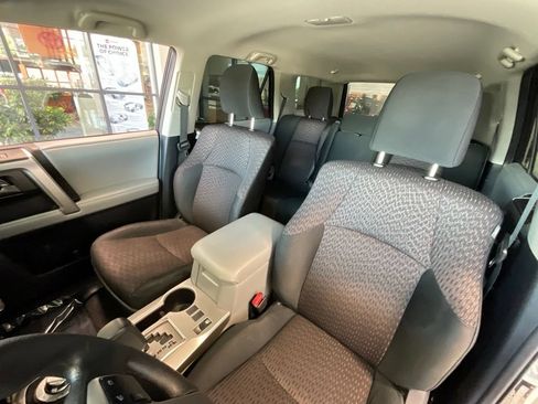 Used 2013 Toyota 4Runner SR5 w/ Convenience Pkg AWD/4WD image 10